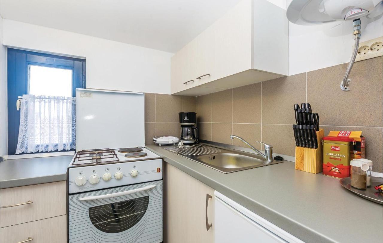 Amazing Apartment In Zupanje With Wifi Exterior foto